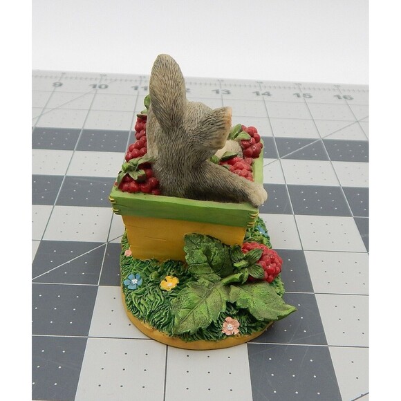 Charming Tails Bunny Figure The Berry Best Rabbit Berries 87/391 Fitz & Floyd - Picture 4 of 9